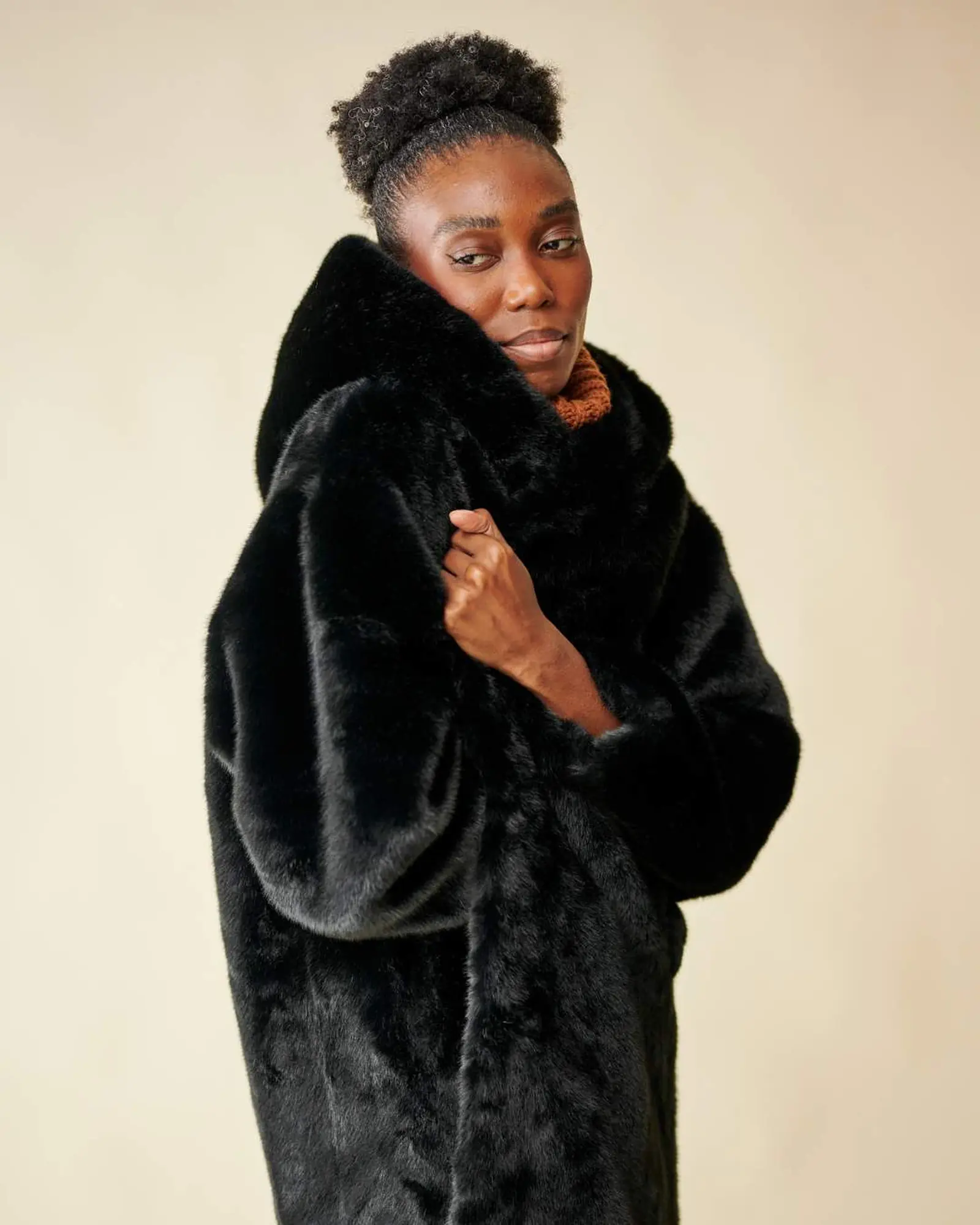 manteau fausse fourrure noir femme trois quarts waro. 2048x2048